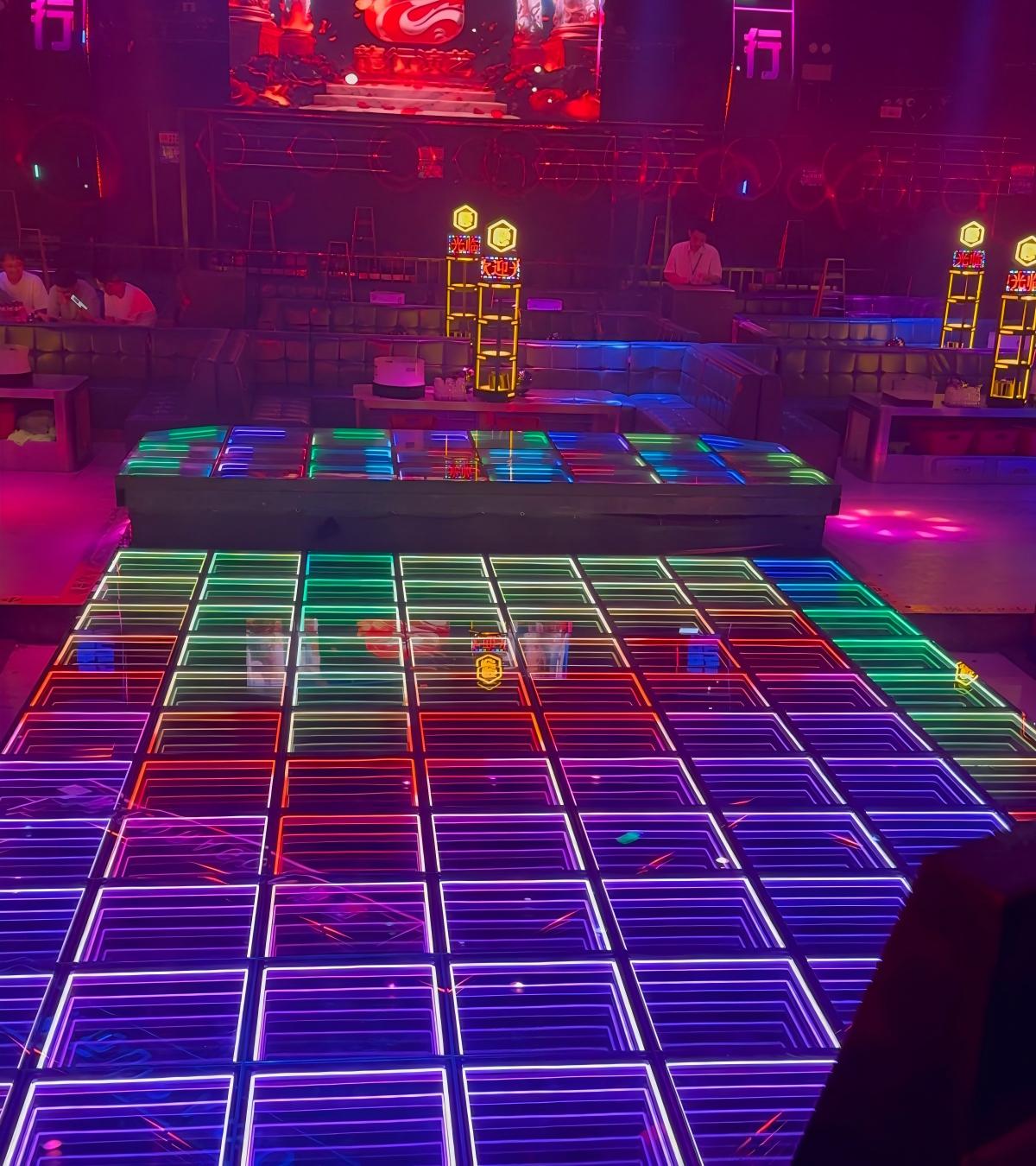 LED Infinity Mirror Wall Panels - Image 3